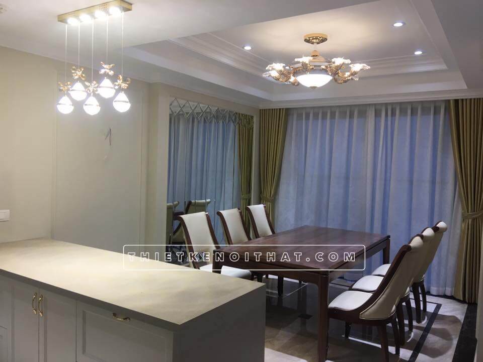 Nội thất gỗ óc chó cao cấp bọc da chính là điểm cộng mạnh cho phòng ăn này Thiết kế nội thất phòng bếp đơn giản, hiện đại